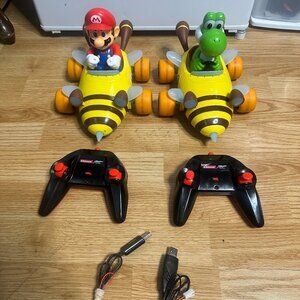 Carrera RC Mario Kart Twin Pack Bumble V, Mario + Yoshi